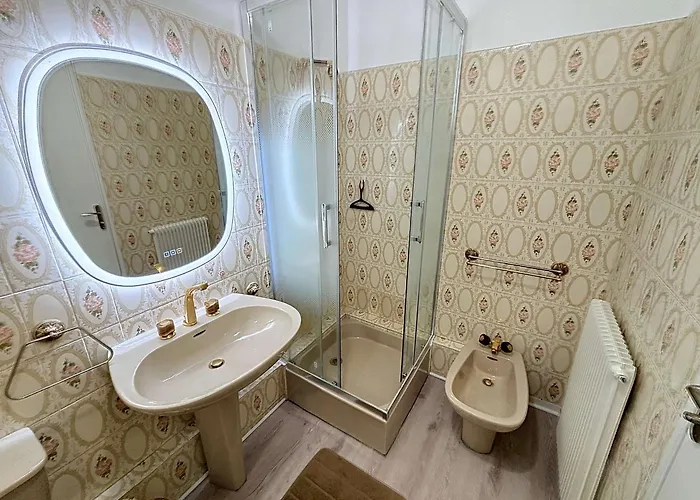 Au Centre De Avec Garage Privatif Et Wi-fi Gratuite - Fr-1-361-510 Appartement Granville