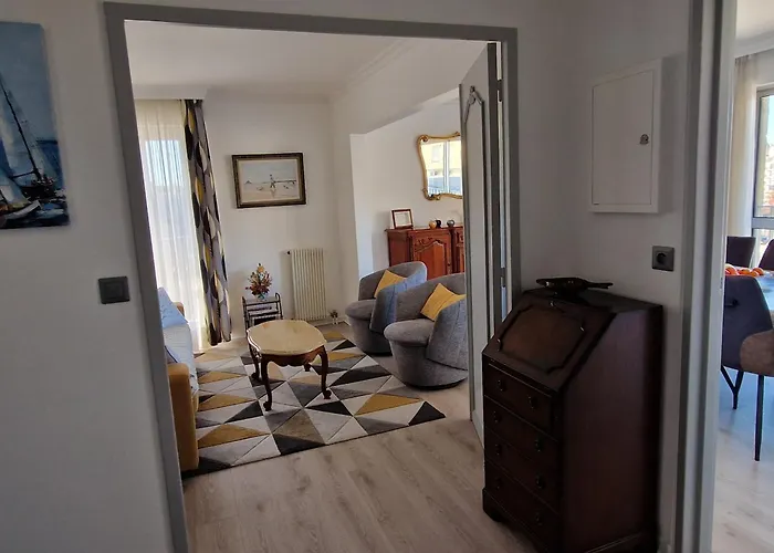 Au Centre De Avec Garage Privatif Et Wi-fi Gratuite - Fr-1-361-510 Apartment Granville