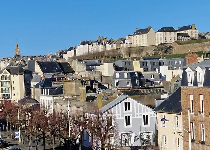 Au Centre De Avec Garage Privatif Et Wi-fi Gratuite - Fr-1-361-510 * Granville